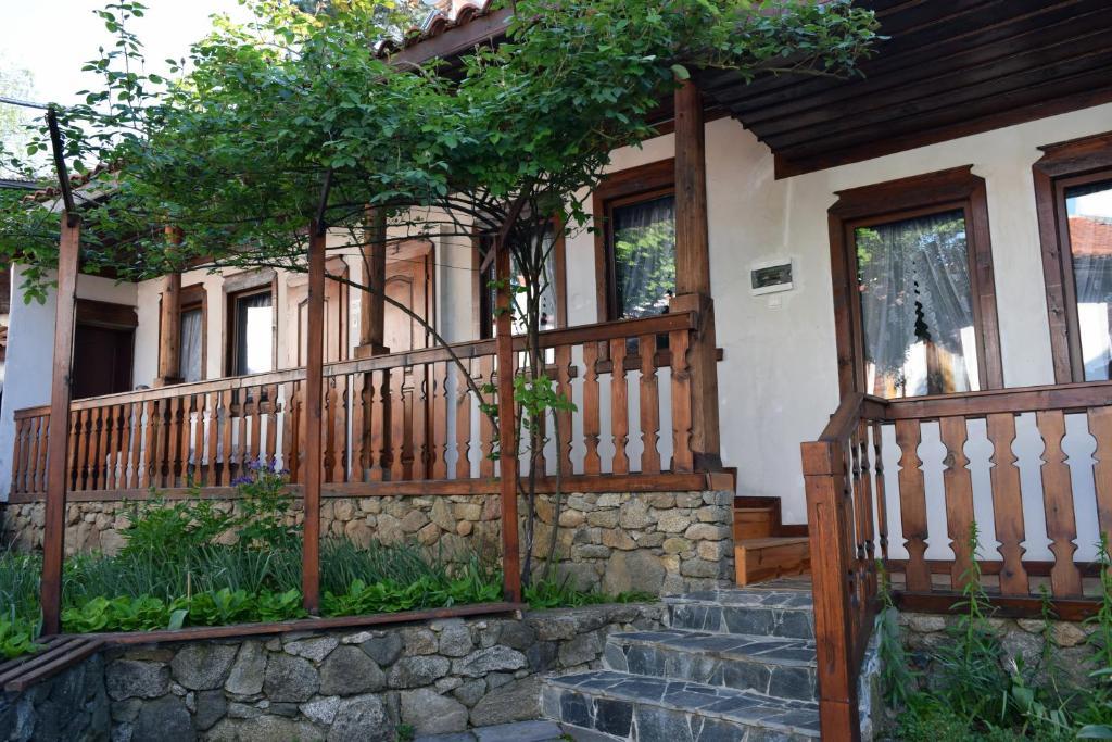 Гостоприемница Георги Kalofer Kültér fotó